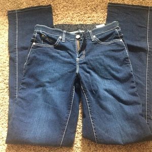 Women’s wrangler Q baby 5/6x36 jeans